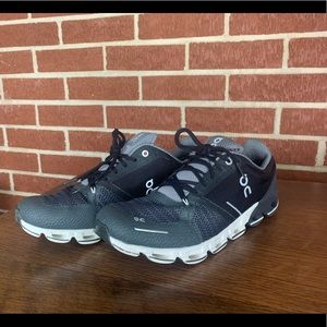 On Cloud Mens running shoes